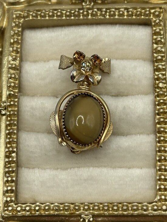 Unbranded Jewelry - Vintage Jelly Belly Dog Brooch Gold Tone Figural Brown Cabochon Pin 1950s